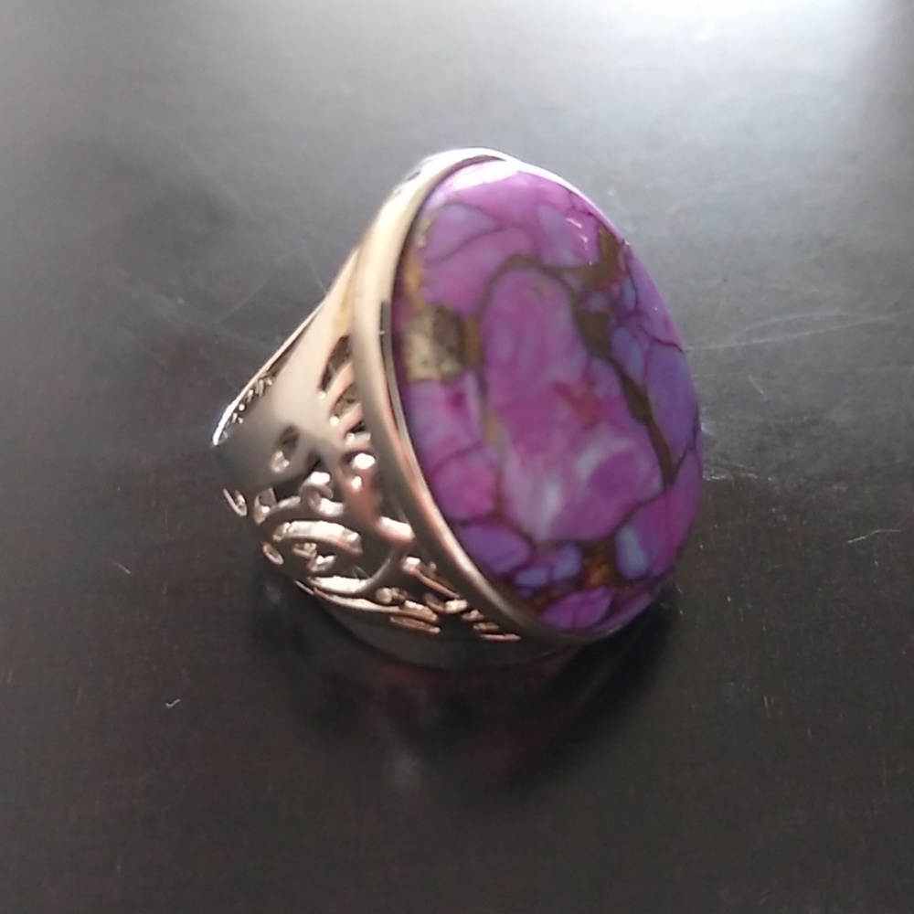Size 6 Bold Statement Ring NWOT